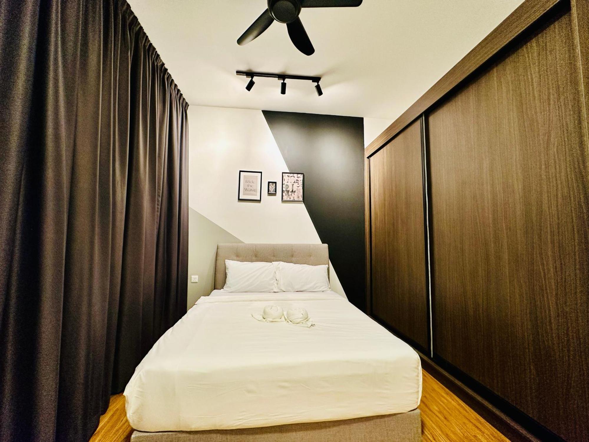 2Br Luxury Rooftop Swimming Pook Homestay@Georgetown@10Pax - 无敌美景两房民宿 المظهر الخارجي الصورة